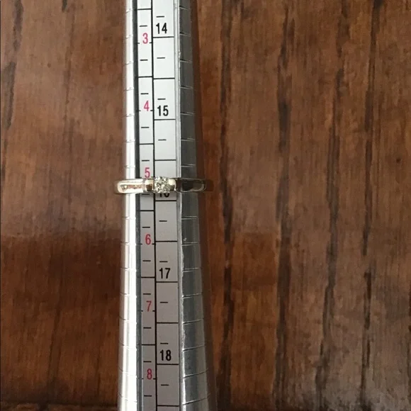 14K White Gold Ring with Diamond Size 5 - Picture 9 of 9